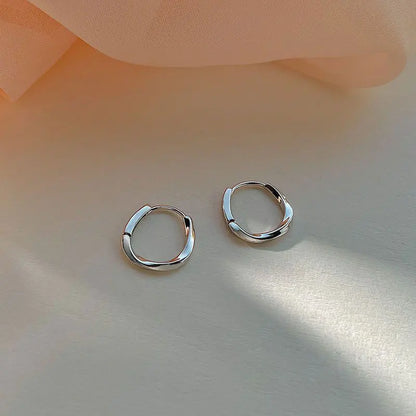 2025 New Simple Temperament Circle Pearl Earrings Fashion Small Versatile Earrings Women's Jewelry