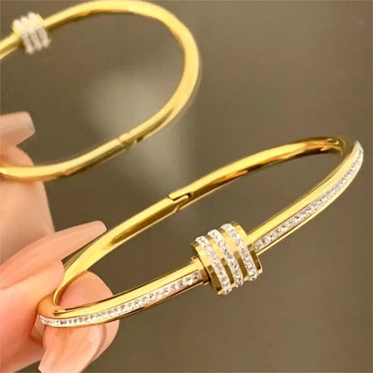 1pc Titanium Steel Gold Bracelet, Fashionable Classic Style, Stainless Steel Bracelet, Inlaid With Zircon, For Women's Daily Wear