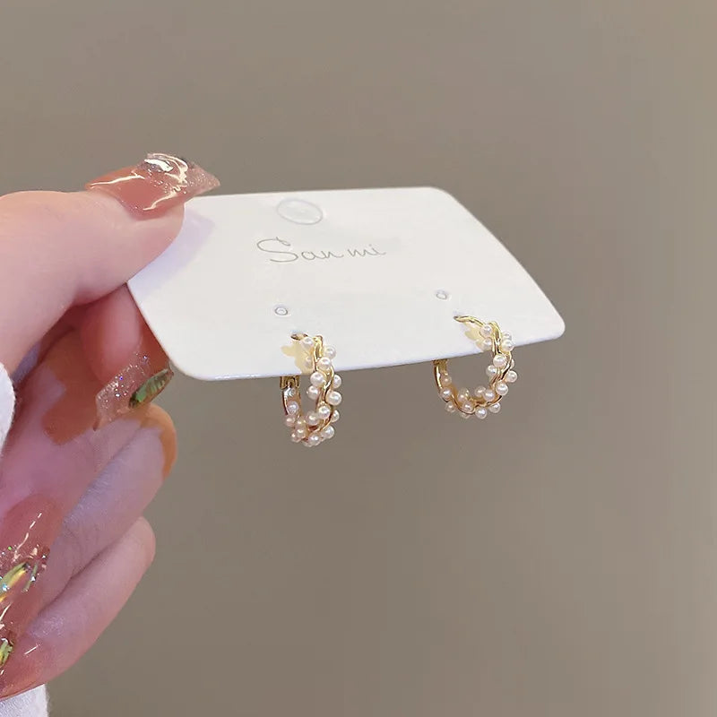 2025 New Simple Temperament Circle Pearl Earrings Fashion Small Versatile Earrings Women's Jewelry