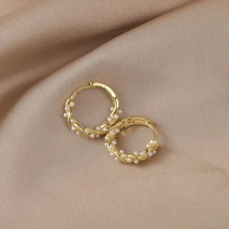 2025 New Simple Temperament Circle Pearl Earrings Fashion Small Versatile Earrings Women's Jewelry