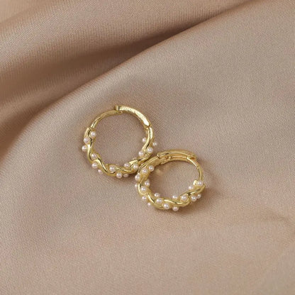 2025 New Simple Temperament Circle Pearl Earrings Fashion Small Versatile Earrings Women's Jewelry